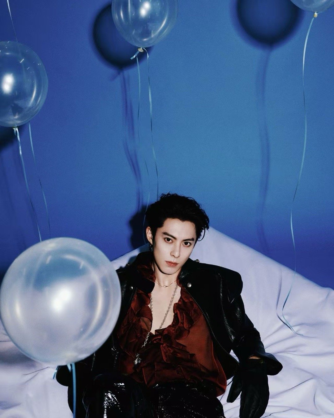 谢娜王鹤棣贴身热舞 王鹤棣的舞台表现力绝了！《Pretty》燃炸全场，《Tell