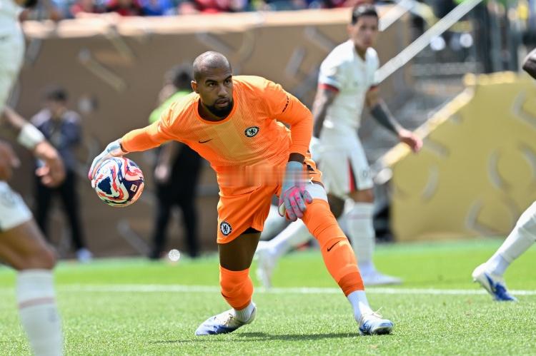 2-2战平纽卡后，切尔西门将罗伯特·桑切斯在接受采访时表示，因为丢球太早，球队很