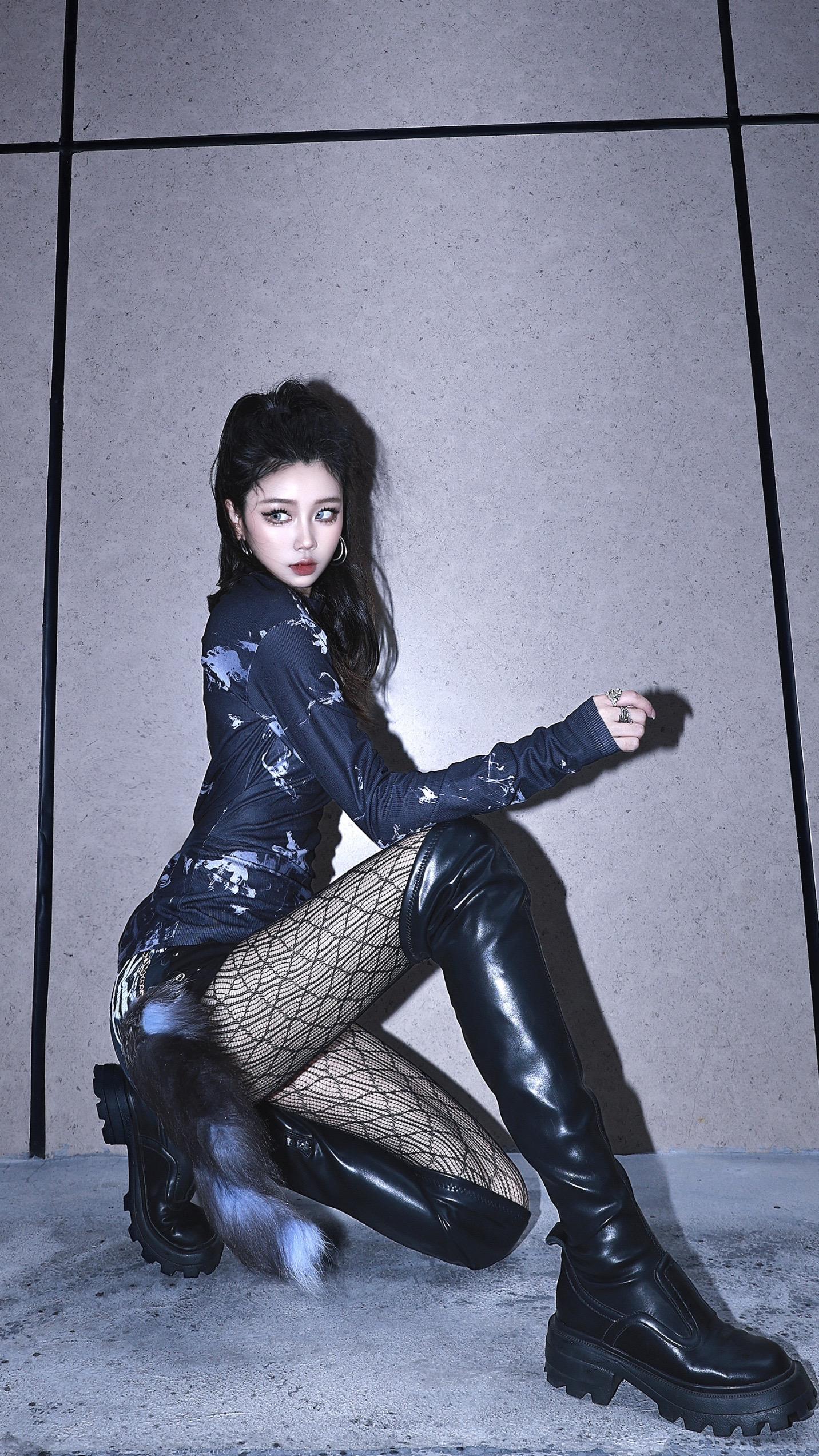 拿出你的本事 让我畏惧你。今天是少见的高马尾