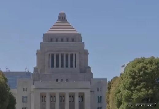 韩媒又开始双标操作！《朝鲜日报》盯着朝鲜低生育率大做文章，喊着“朝鲜面临罕见危机