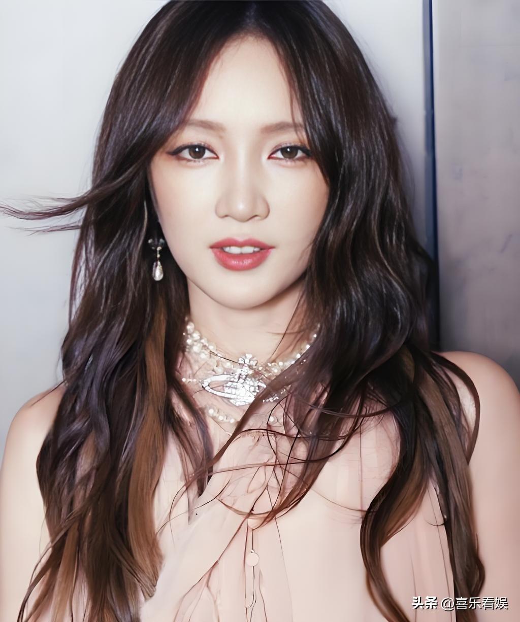 孟佳，高调发文
 
3月20日下午，女星孟佳因为一件离谱事冲上热搜了，看的粉丝网