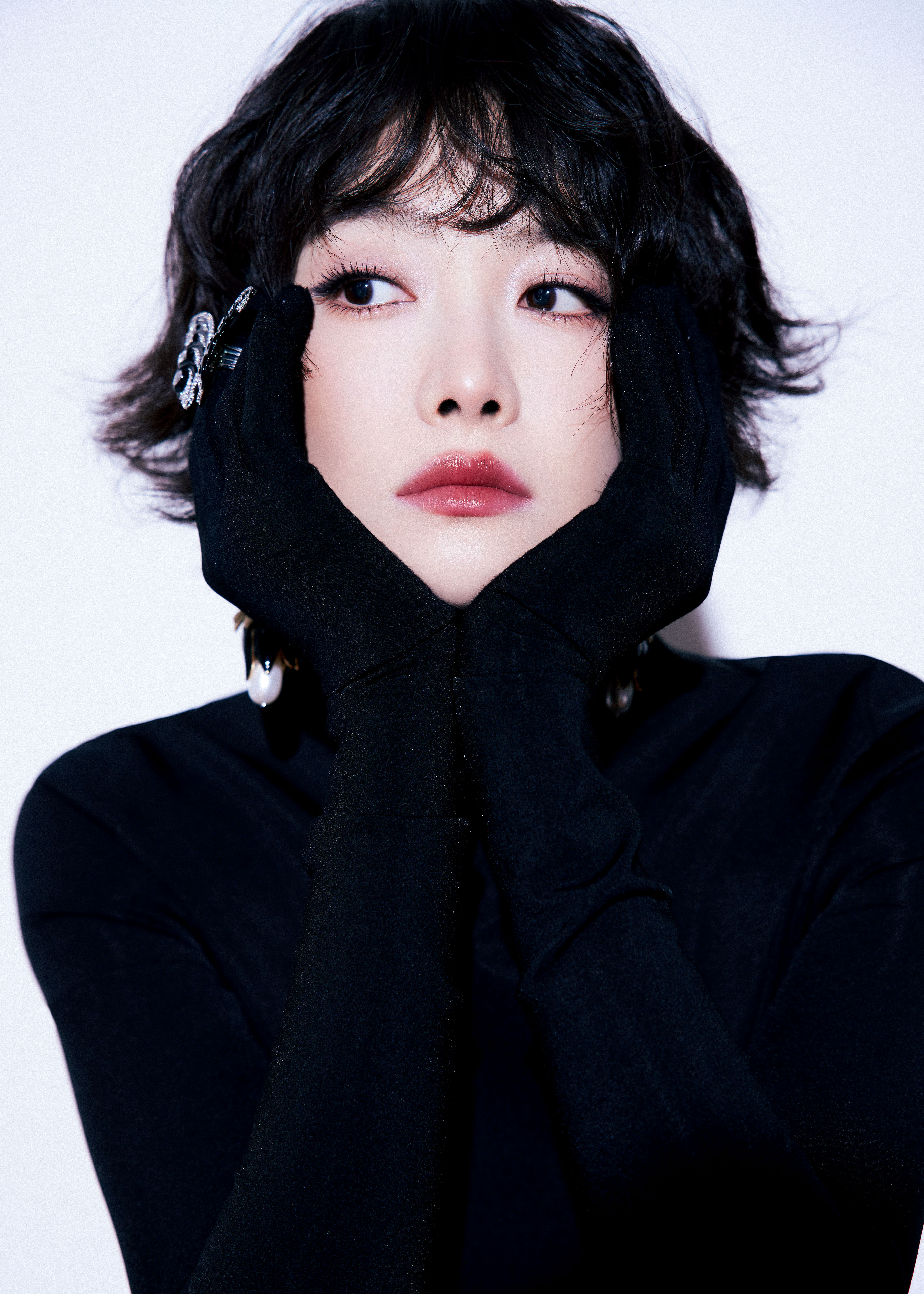 宋茜 墨色勾勒线条，明暗交织间，诠释独一份的表达T风格论坛