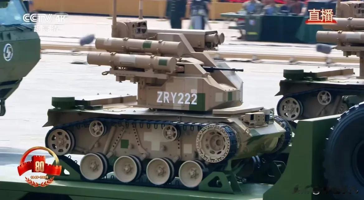 九三阅兵神秘装备，惊现陆军演训场，果然没骗人，都是现役的！

陆军各演训场，新年