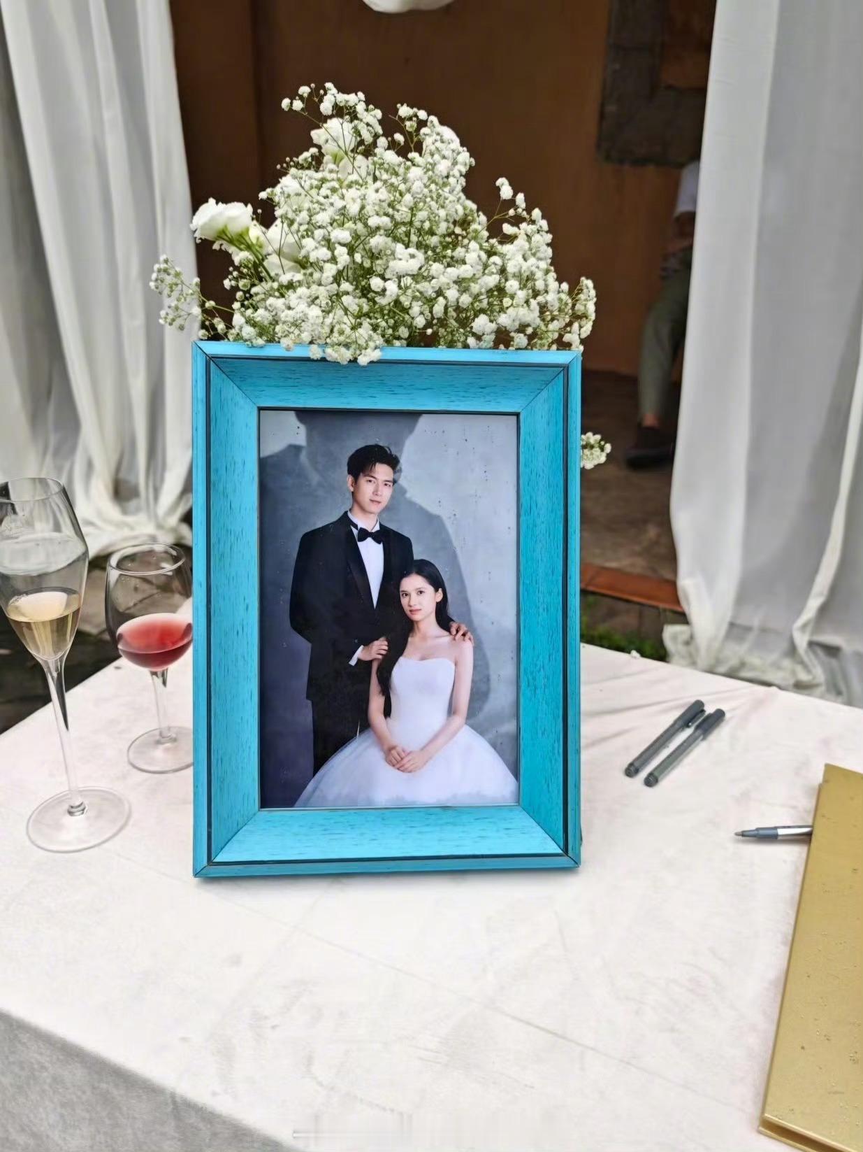 李现张婧仪《雾里青》渊雾婚纱照路透！