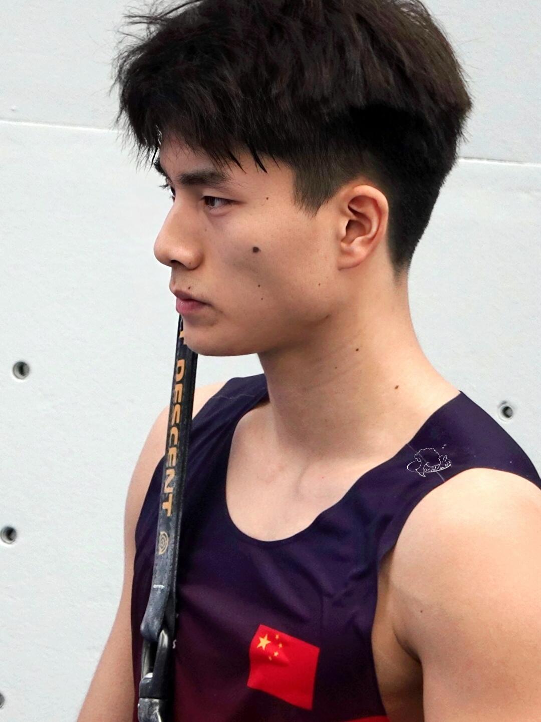 帅帅的男大伍鹏[兔子] ​​​