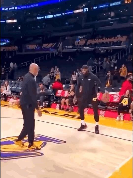 “詹姆斯没技术”？先看完这行数字再张嘴。

50.5%命中率+27.1效率值，历