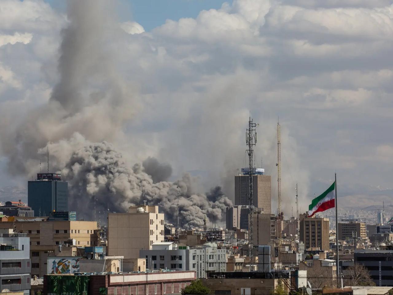 伊朗的遭遇给中国提了一个大醒：未来不管是在台海、南海还是东海，要么没有战事，一旦