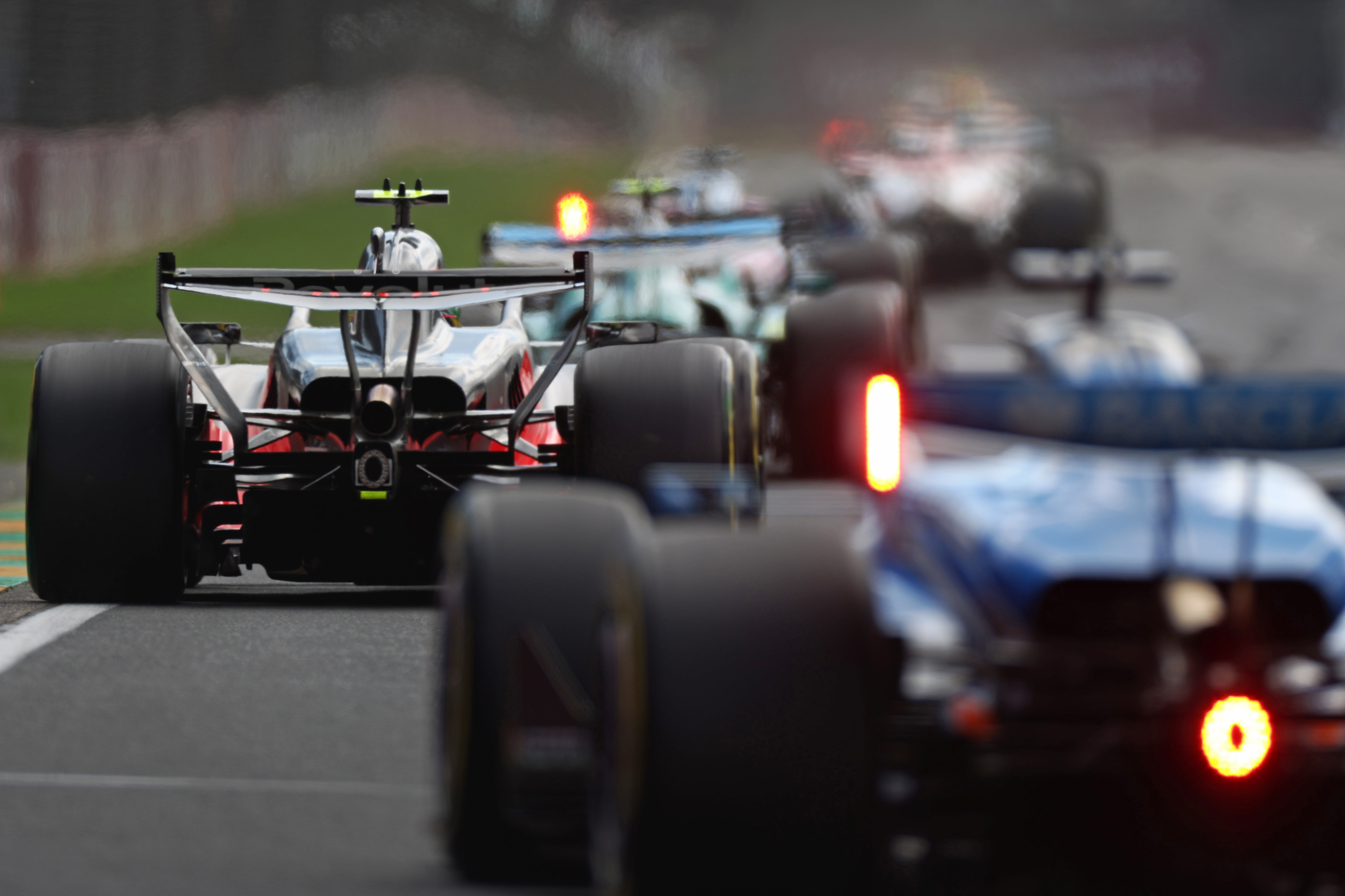 迪子牛逼！首战即拿分，F1开门红！Q3突围、正赛稳扎，用速度证明实力，以技术兑现