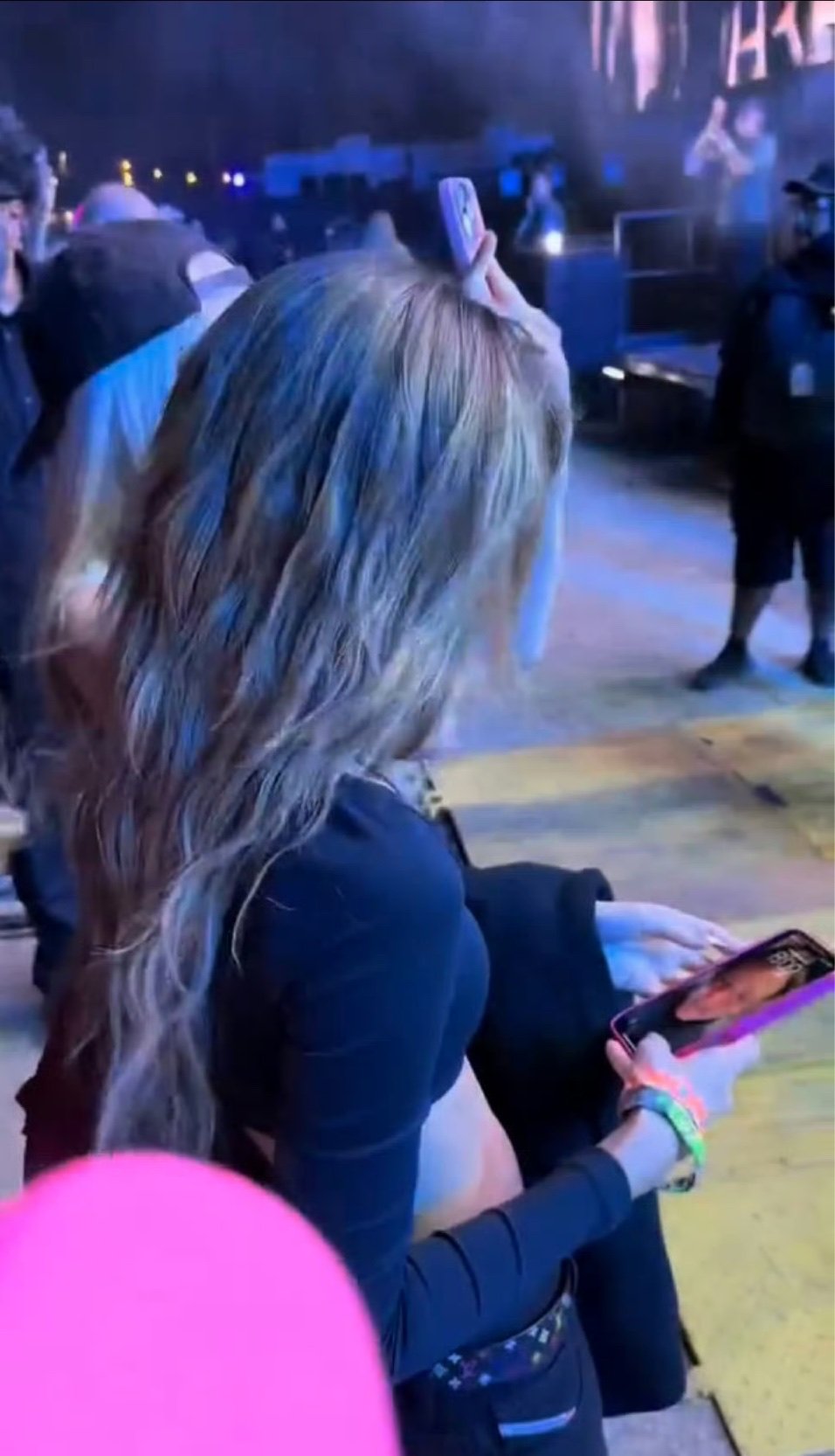 lisa手机壁纸是lv的三公子lisa的手机壁纸是lv的三公子 ​Lisa手机壁