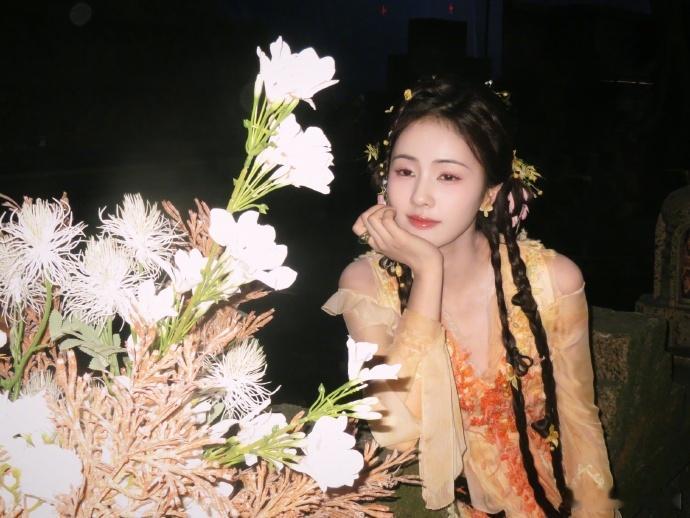 白鹿不是白烁是黑烁  白鹿黑烁上线  太激动了，白鹿的黑烁马上就要和我们见面了！