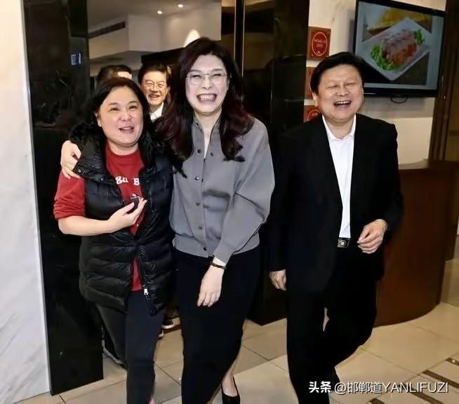 傅崐萁邀郑丽文餐叙重击卢秀燕：党团立场定调，拒绝民进党铺张
 
3月19日傅崐萁