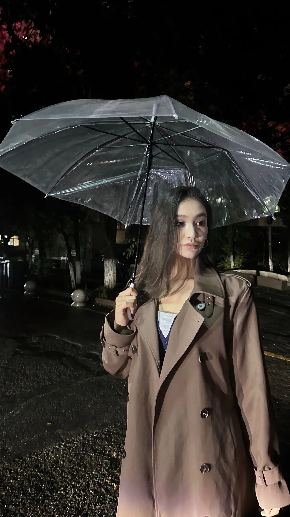 雨不会一直下，但一直会下雨 意思是：没人会永远爱你，但永远会有人爱你 ...