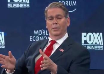 美国财政部长贝森特表示说自己在达沃斯会议上见到了中方的官员，并且很高兴中国能信守