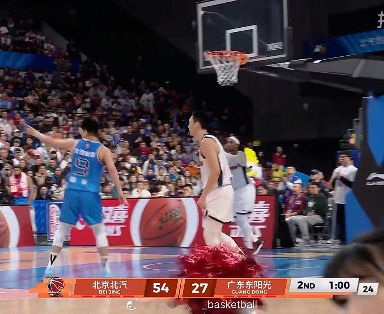 爱来自杜锋，每次当你心情不好的时候，杜指导都会有所行动的 