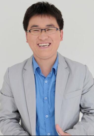 姜涛坠海看名字我以为是他，看他每天笑呵呵的样子也不至于跳海啊？热点观点 ​​​