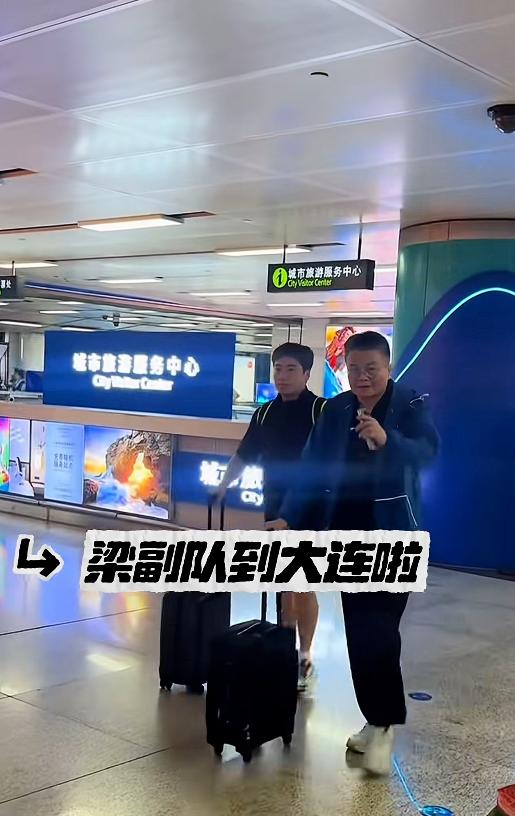 想不到最先去乒超的竟然是大胖和祖师爷！大胖没参加全锦赛双打，也没闲着，还去长沙给