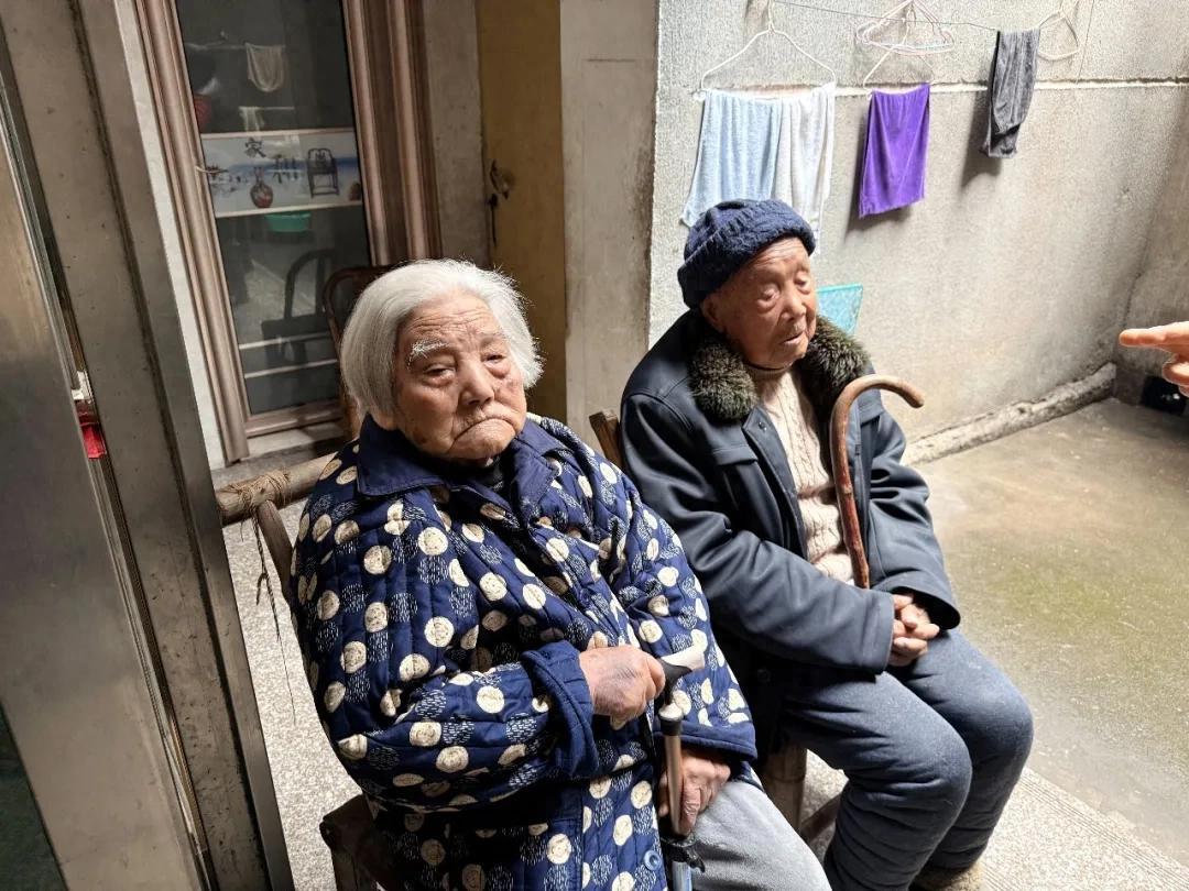 丈夫102岁，妻子101岁，浙江这对老夫妻84年从未红过脸！女儿：“到现在，我爸
