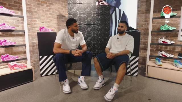 塔图姆正式表态，自己本赛季的目标就是拿下MVP

“你懂的……凭什么不能是我？就定在今年了。” ​