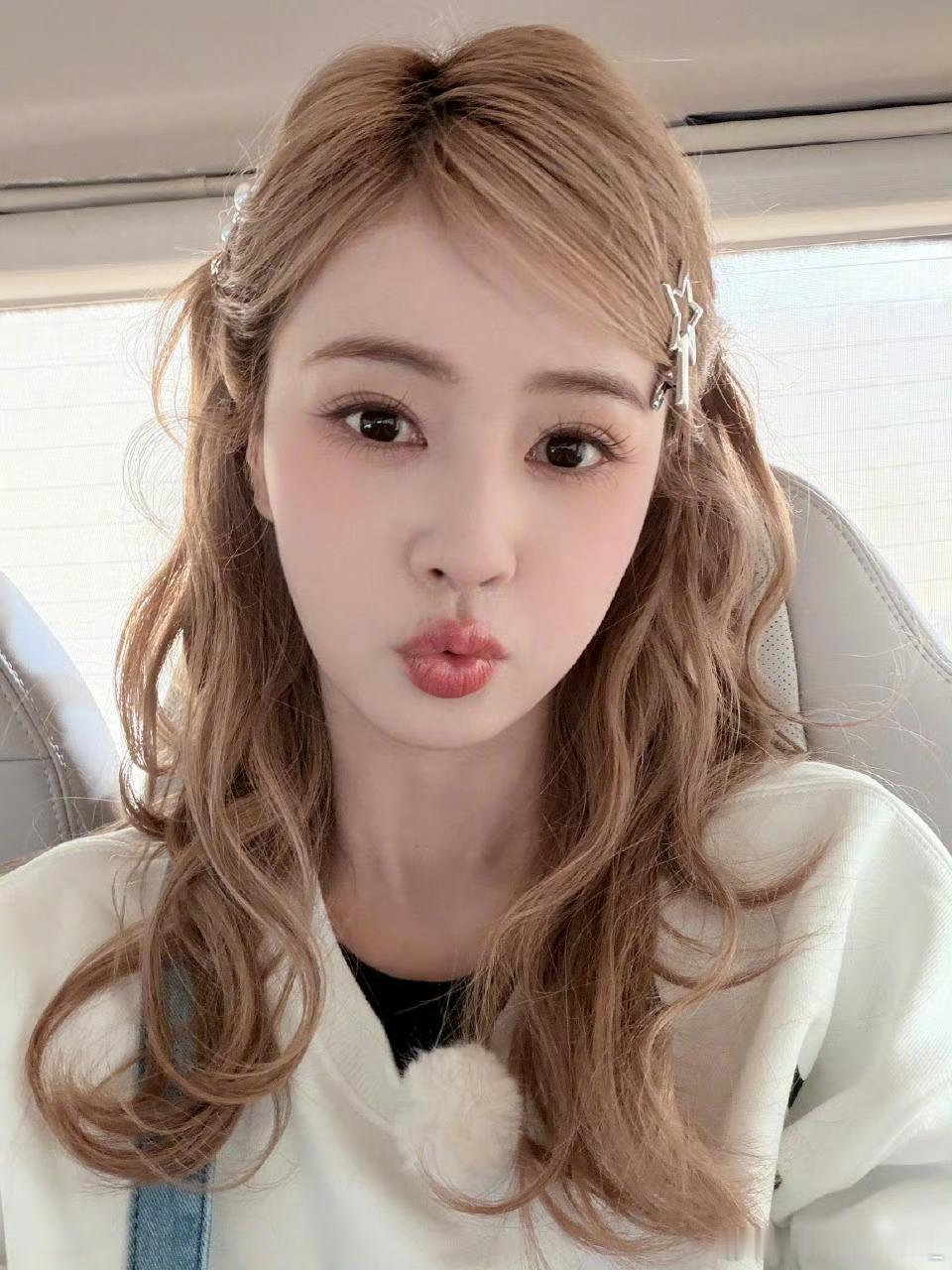 白鹿怼脸都这么强，无视任何角度，360度无死角的美啊