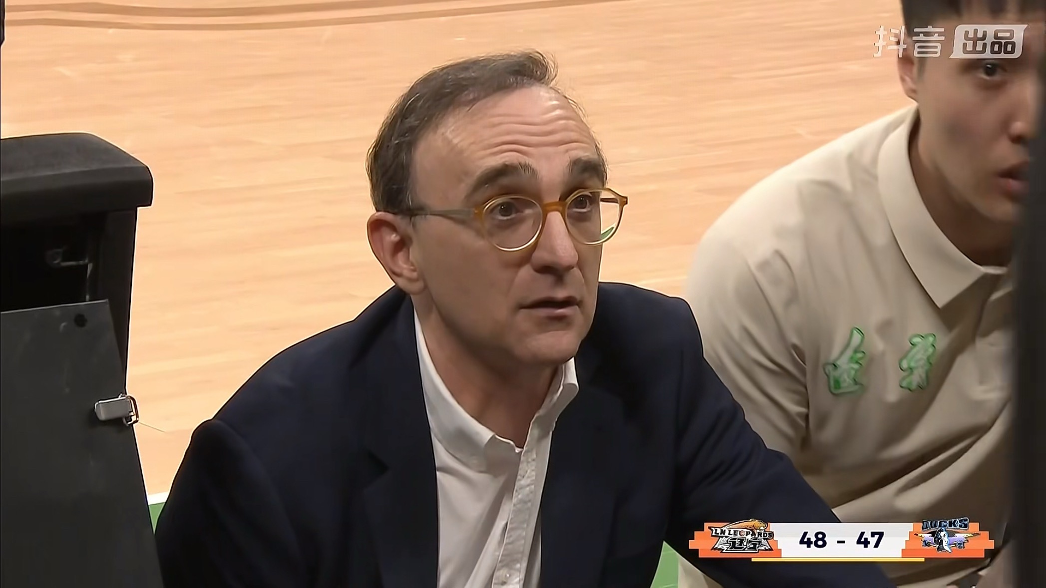 北京队追上来了，辽宁队叫暂停了辽宁男篮vs北京男篮