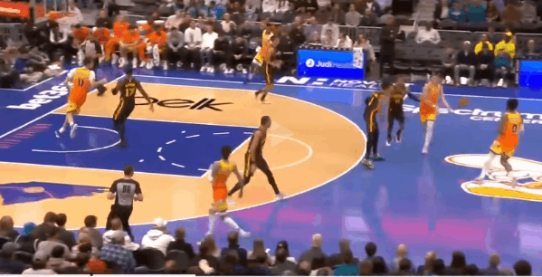 克尼普尔观察：展现射手型副攻手价值&耐心处理进攻——克尼普尔&黄蜂全队耐心创造更