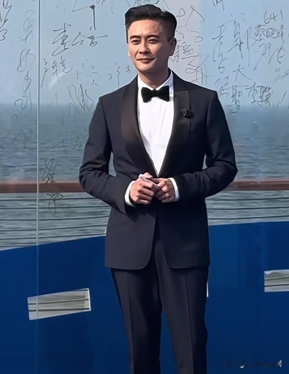 这么好的颜值不生孩子可惜了，
黄宗泽曾说过这辈子不结婚，那也就是说孩子也不会生了