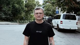 为顺利参加韩国的会议，乌克兰前外长逃往波兰

乌克兰前外长帕维尔·库列巴的突然离