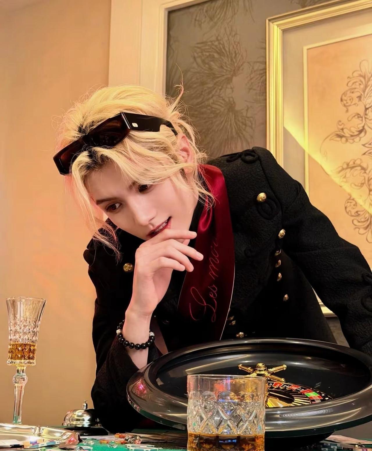 All in. 要么赢走一切，要么从头再来金发撕漫男 芭莎之夜oner灵超 灵超