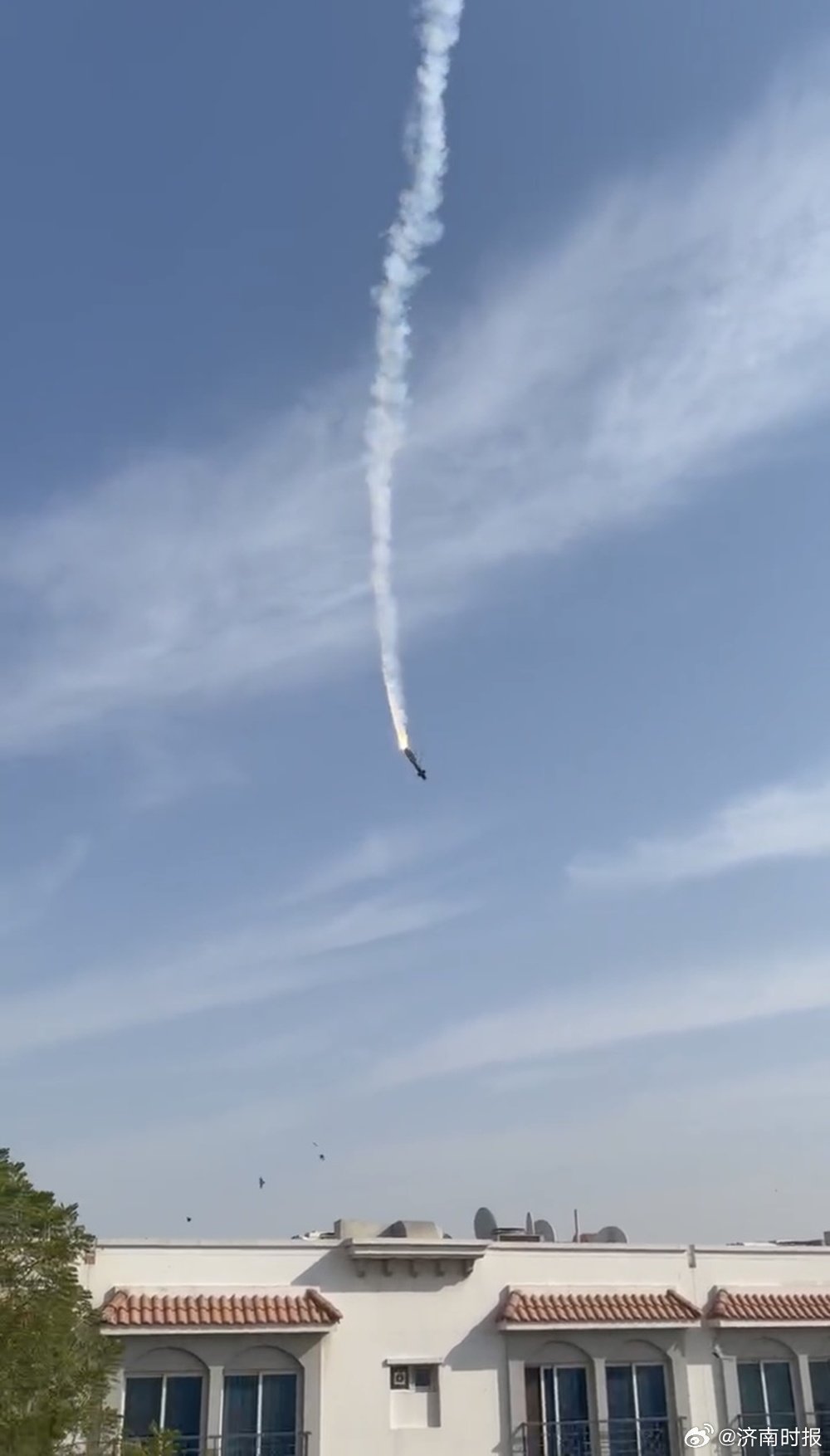 【#迪拜华人称周末取消了所有外出# ：“不少人选择在地下车库暂避，孩子数次表达“