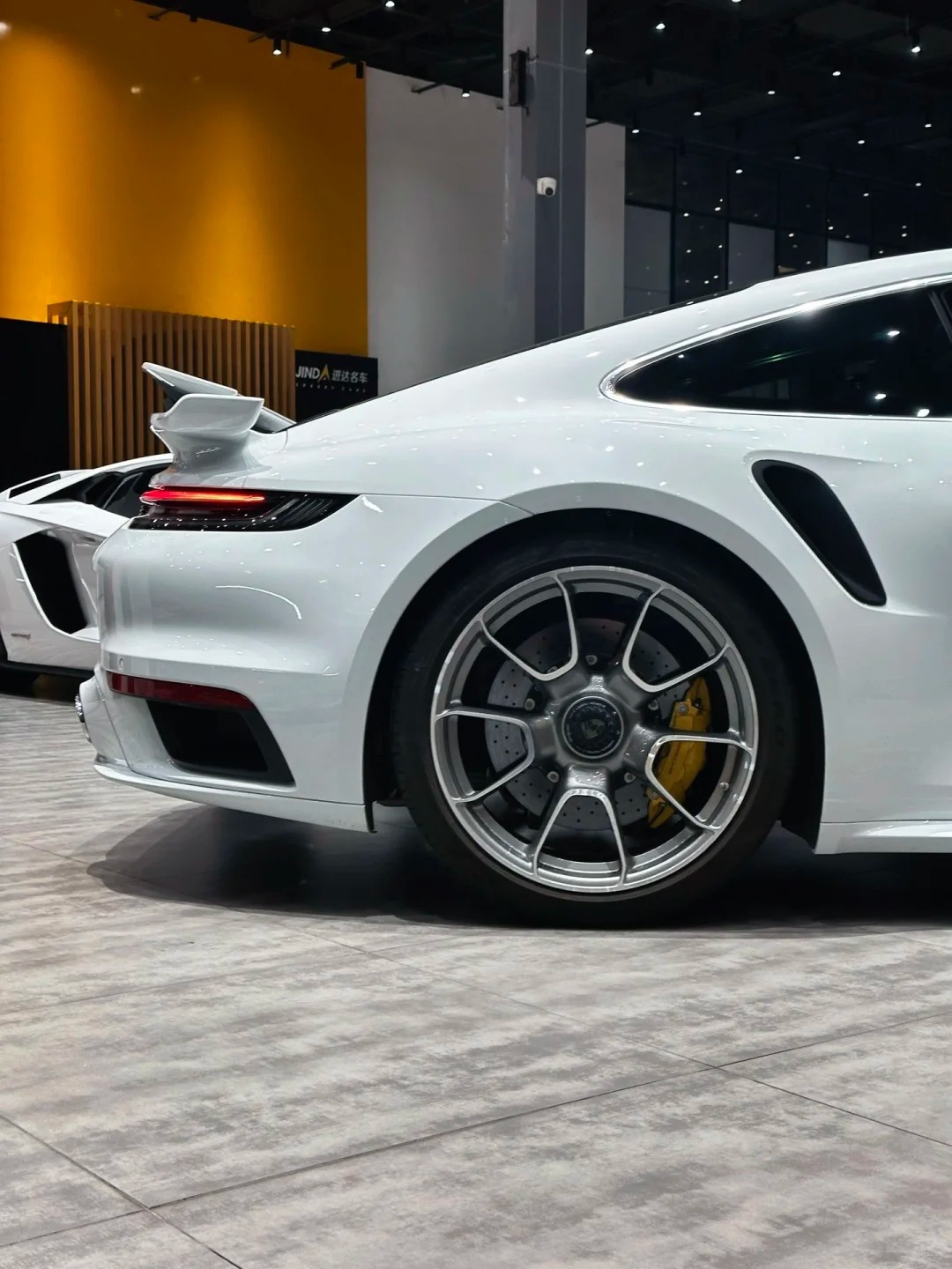 细花白992 Turbos S，沉浸式欣赏吧绝美车片