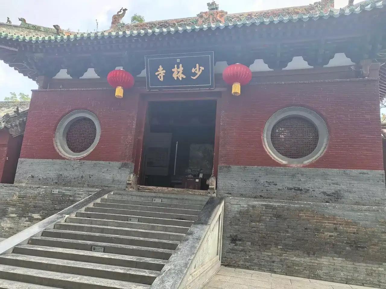 网友刚去少林寺玩了一趟，大领导虽换了，收费好像没什么变化。门票80元，停车15元