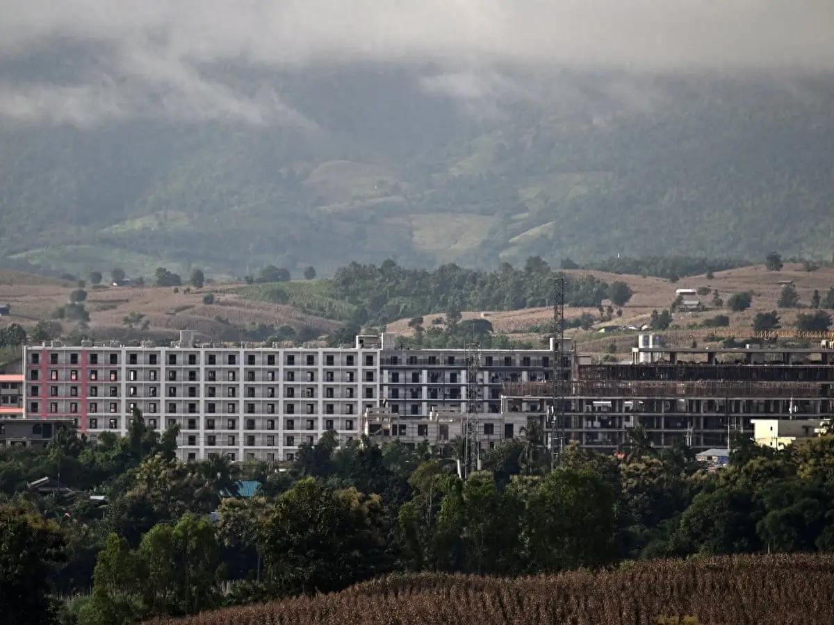 ！
没有放过他们的道理啊！
一定要重拳出击，严厉打击，狠狠制裁！

注：图源网络