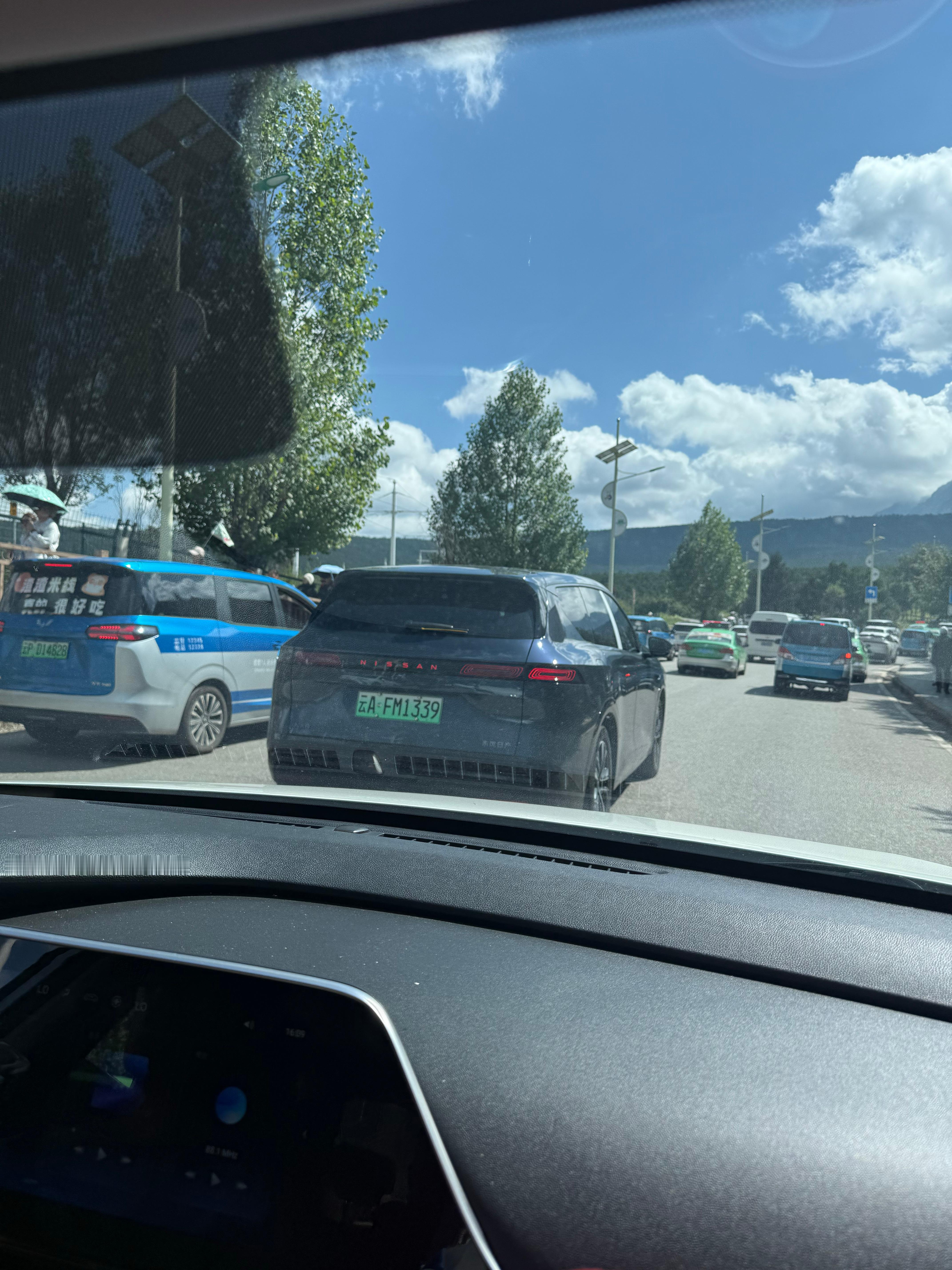 日产 NX8 这尾灯辨识度真的可以纯纯大街上的显眼包不知道这车在云南卖的怎么样路