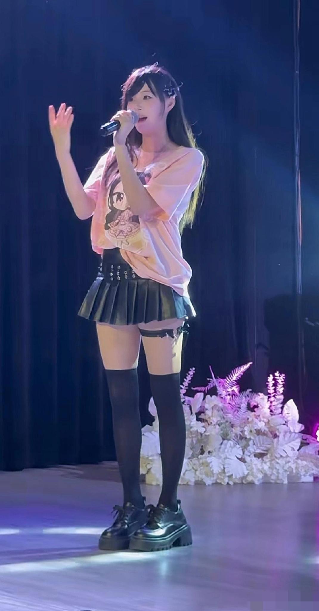 罗婕桢去地偶了
要是没退团就好了，现在已经可以走钓系路线了