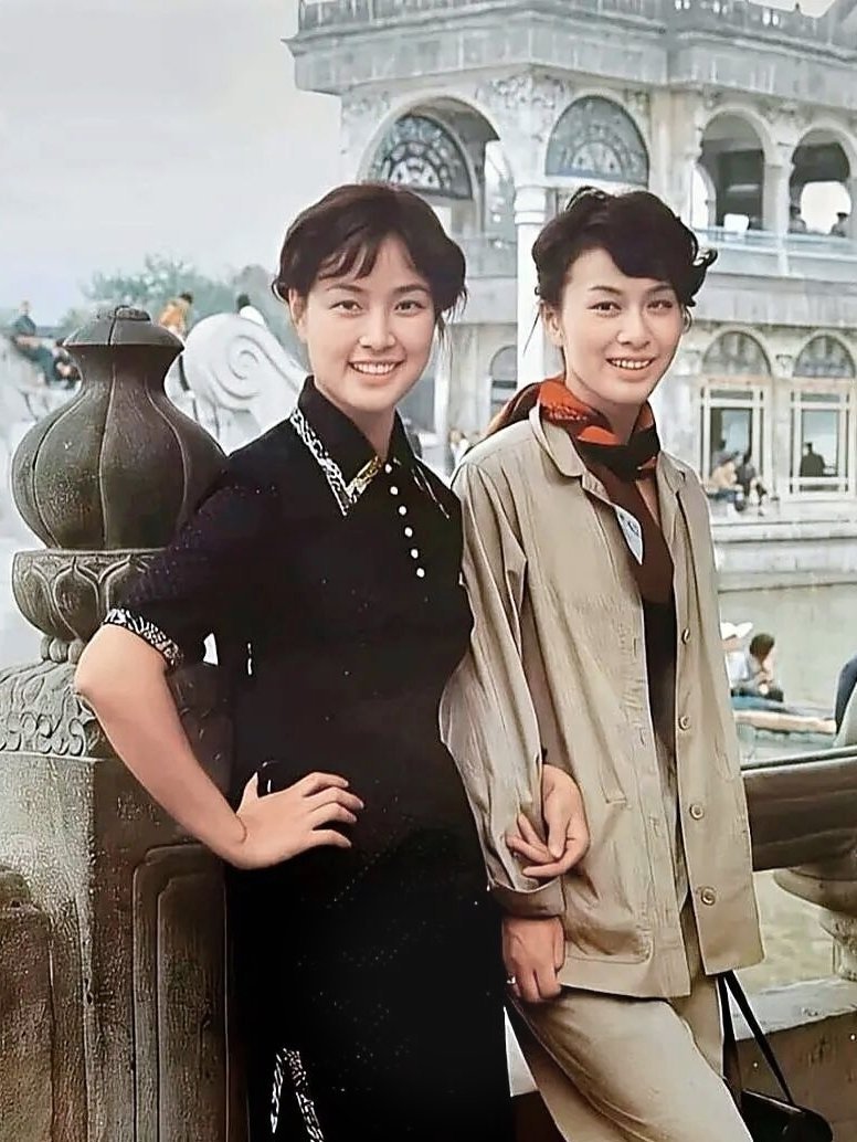 刘晓庆栗原小卷旧照，姐姐们都很美