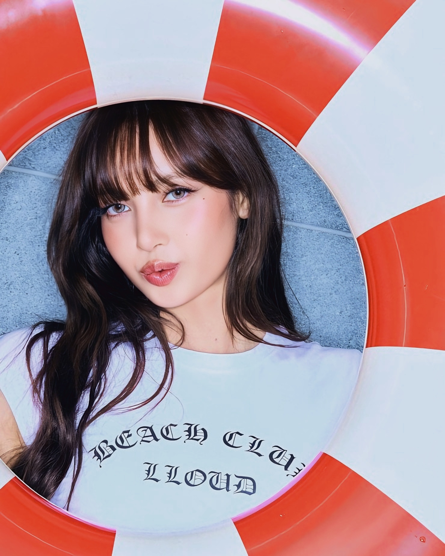 LISA的身份还在叠加•LLOUD首席执行官、首席财务官、秘书•艺术家•演员•女