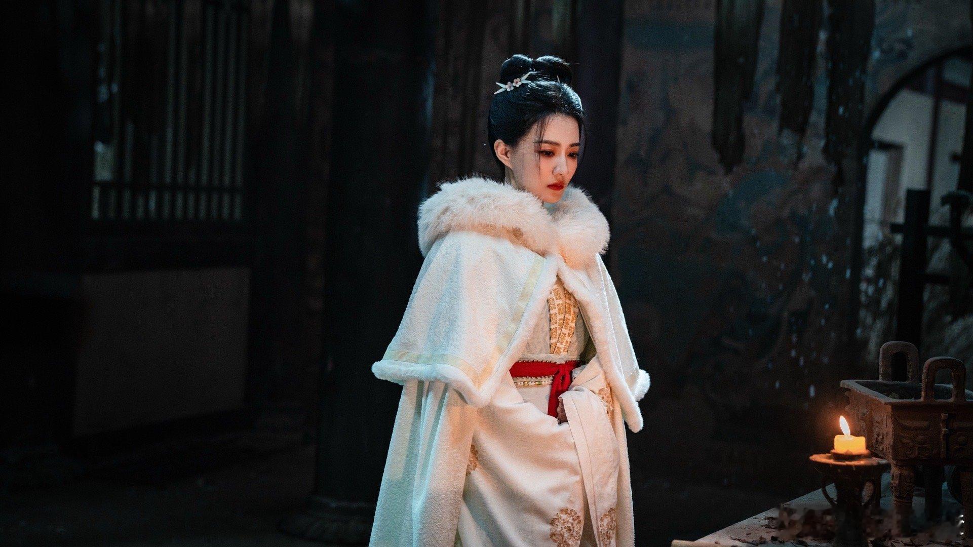 徐璐剧宣小品女王 剧宣届的泥石流徐璐太可爱！线下抢边缘位跑二里地，推拉“动武”收