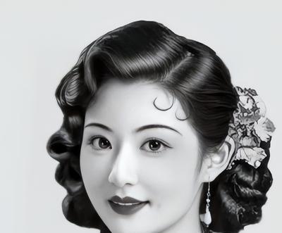 1939年，孔祥熙23岁长子，偷偷迎娶了妈妈宋霭龄40岁的牌友。得知消息，老两口