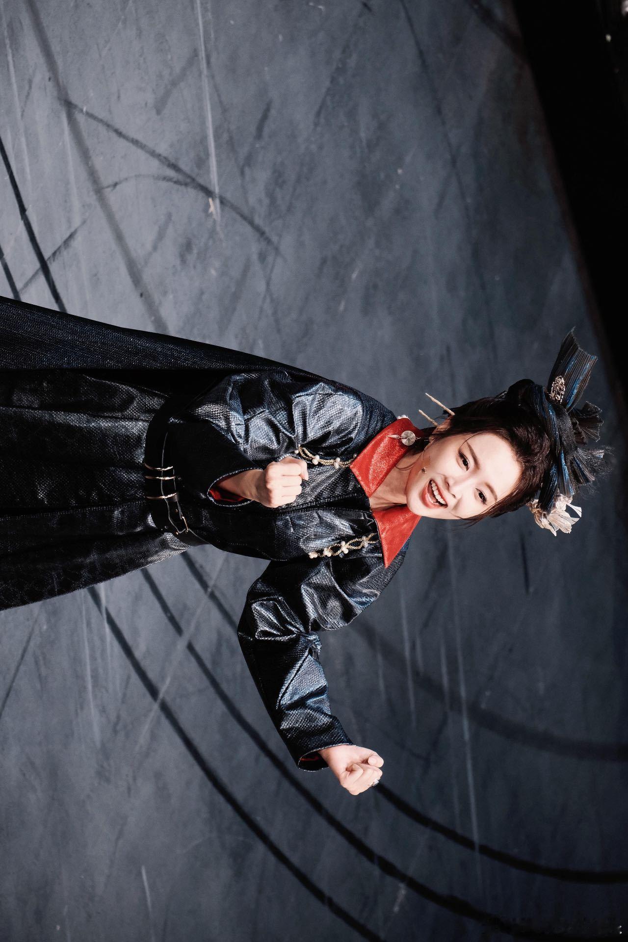 吴宣仪八年唱功对比吴宣仪从爱豆舞台到音乐剧舞台清亮明媚的嗓音一直很有辨识度，经过
