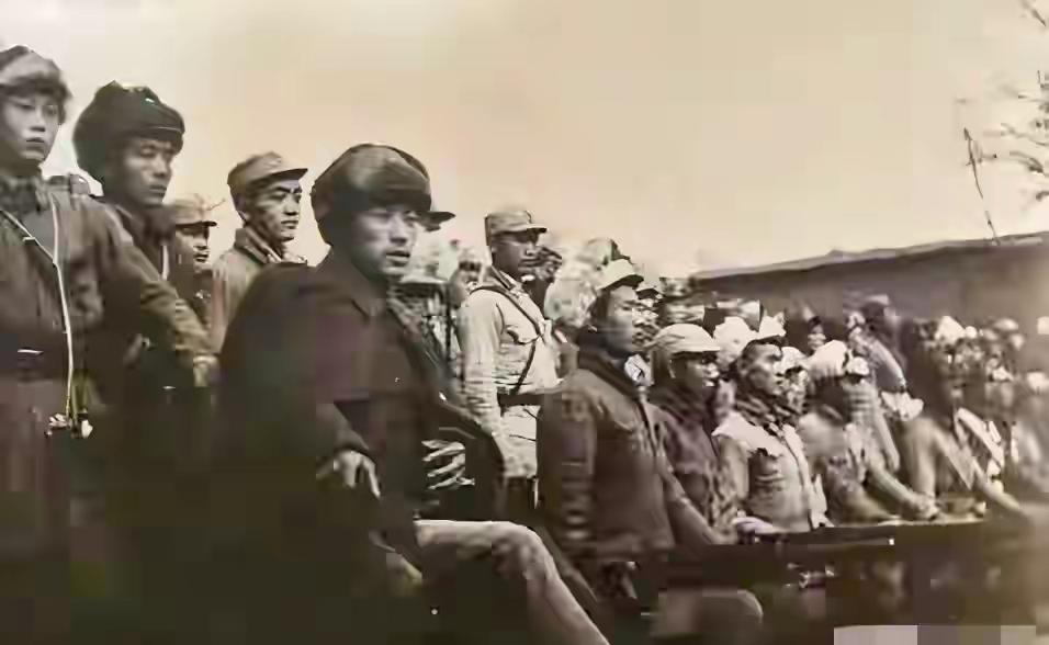 狭路相逢勇者胜：小理山坑道里的三天三夜
 
李奇微为切断志愿军后路，派精锐空降团