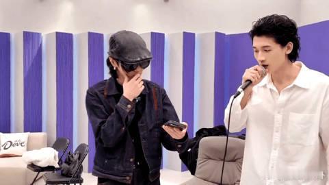 从华晨宇的大师课毕业了真的好不舍！华晨宇的大师课也太宝藏了，从高音控制到情感处理