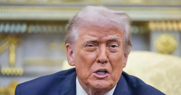 美国头疼，中国介入

对于当下的美国来说，压力非常大，导致特朗普在国内和国际上承