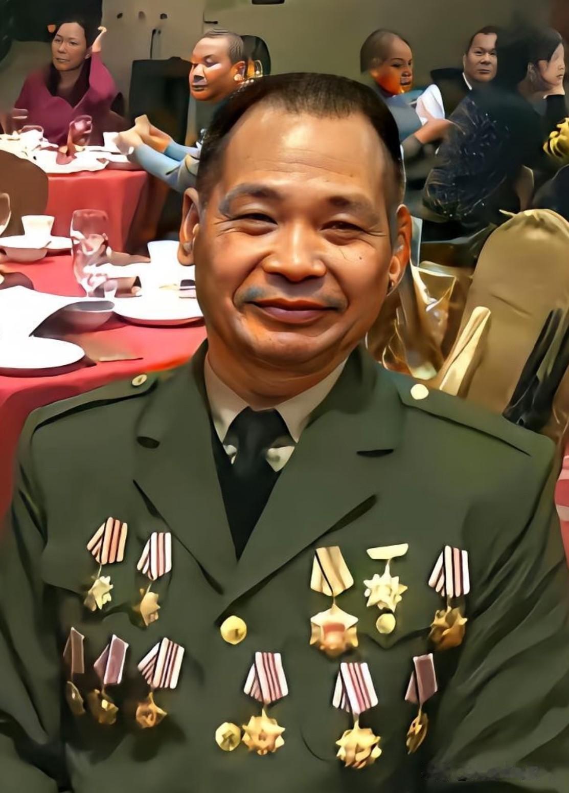 尤志强，是一名立下赫赫战功的侦察英雄，尽管已退役多年，但军人的威武气概依然逼人，