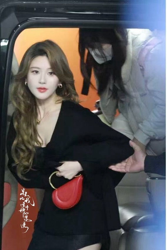 兄弟姐妹们我不行了… 