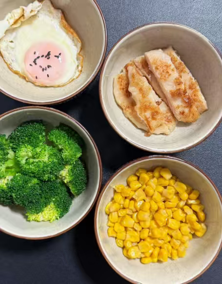 七成人为减重踩过致命误区 并不是顿顿吃水煮菜就会瘦，如果荤素不适当搭配，就会让长