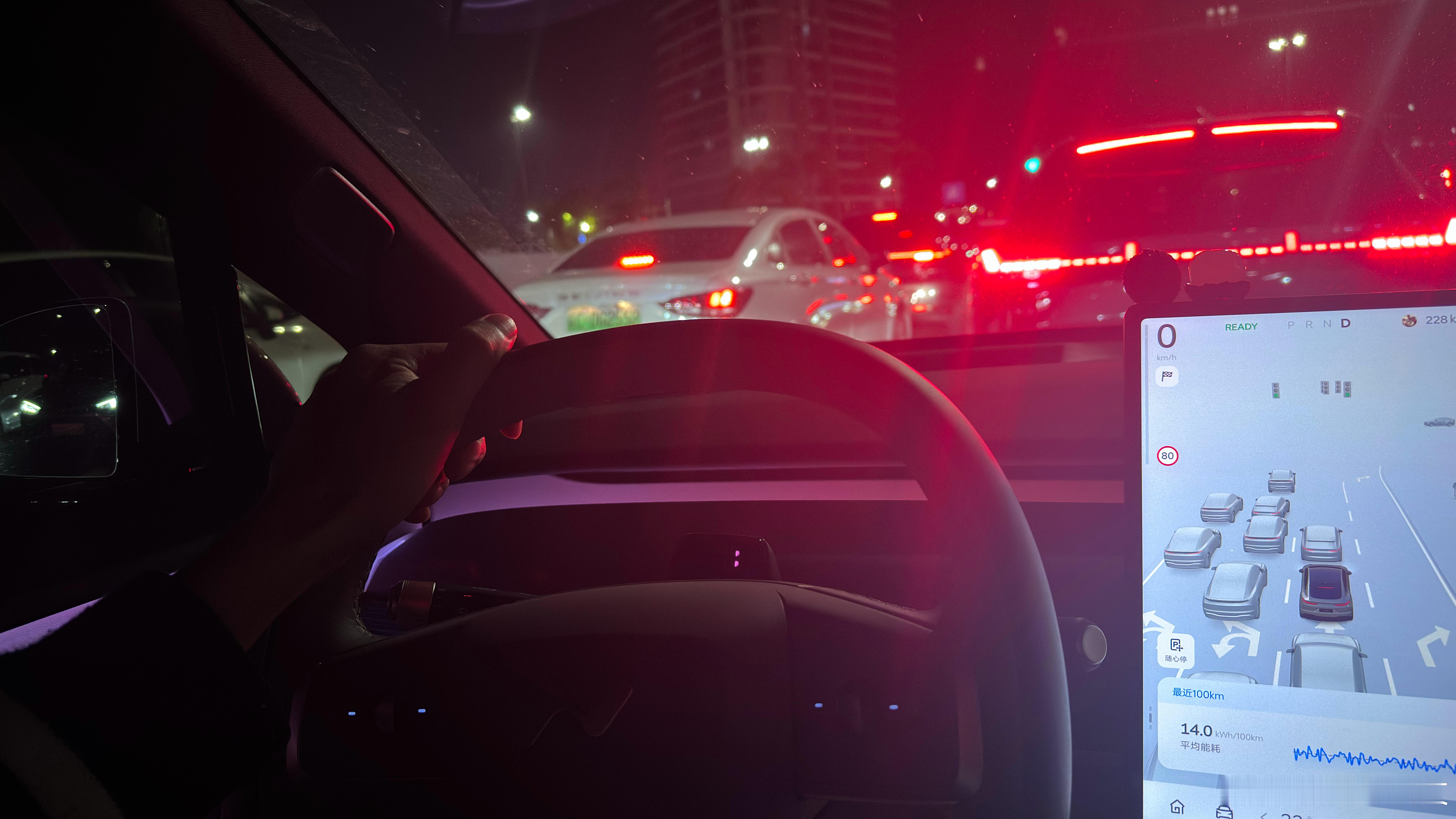 自从Kiki有了语言表达能力之后我的一些开车坏习惯都收敛了不少比如当我有时候耍帅