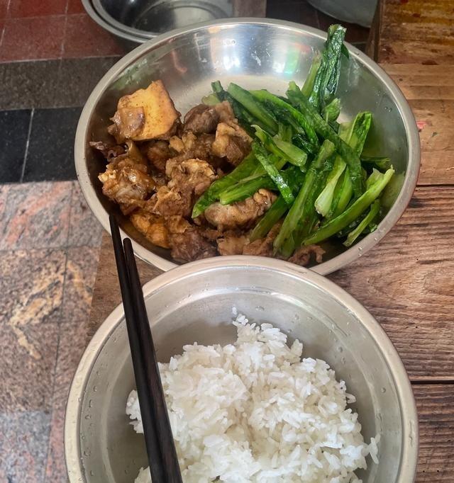 婆婆临时让我做馅饼招待小姨子一家，我说下午有家长会没时间，她不乐意了，说我没情分