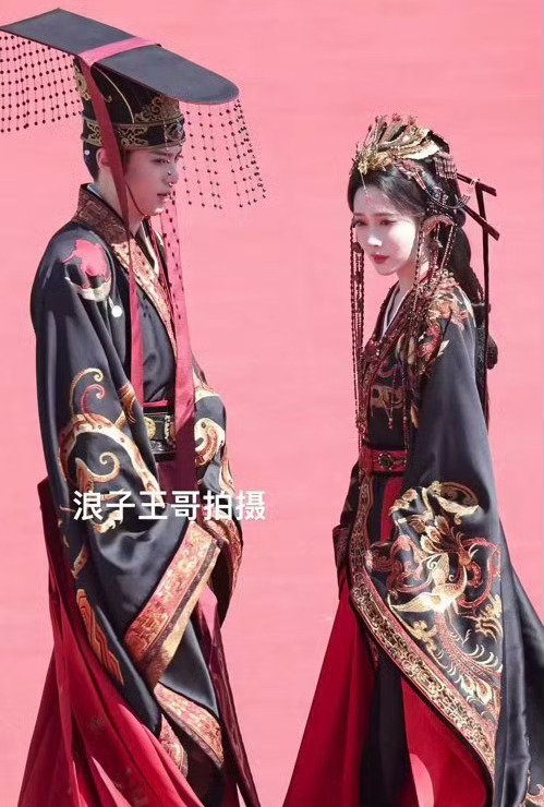 王鹤棣孟子义的同框路透来了！
