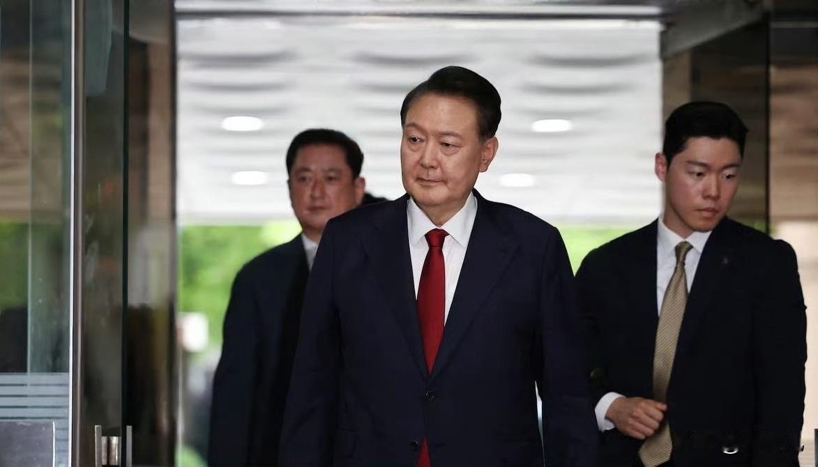 韩国前总统尹锡悦被判无期徒刑

今天，韩国首尔中央地方法院就前总统尹锡悦涉嫌发动