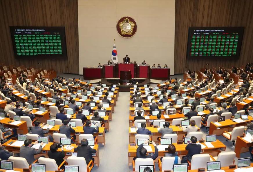 日本那边刚放出签证费要涨的风声，韩国这边就甩出一个消息：从7月1号开始，对中国、